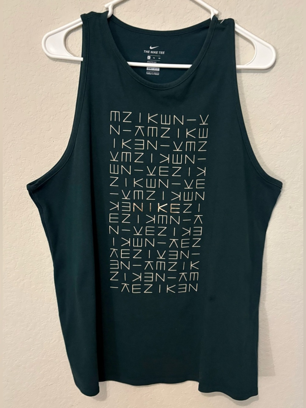 Nike Women’s Dark Green Dri-fit Tank Top Size XL Geometric graphic logo